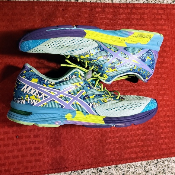 Asics Shoes - Asics womens Gel Noosa sneakers. size 8 1/2.